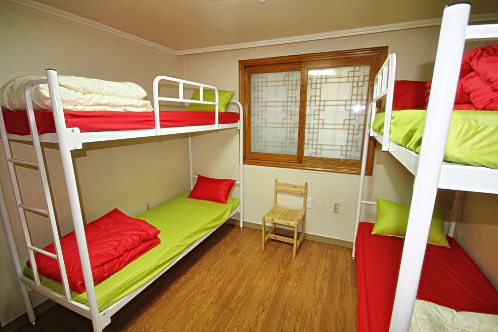 Zzzip Guesthouse In Hongdae Сеул Екстериор снимка